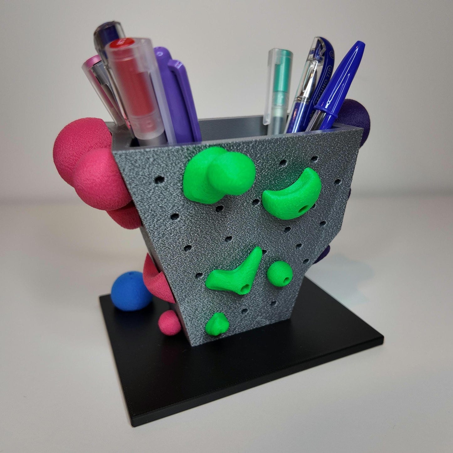 Pen Holder Bouldering Style