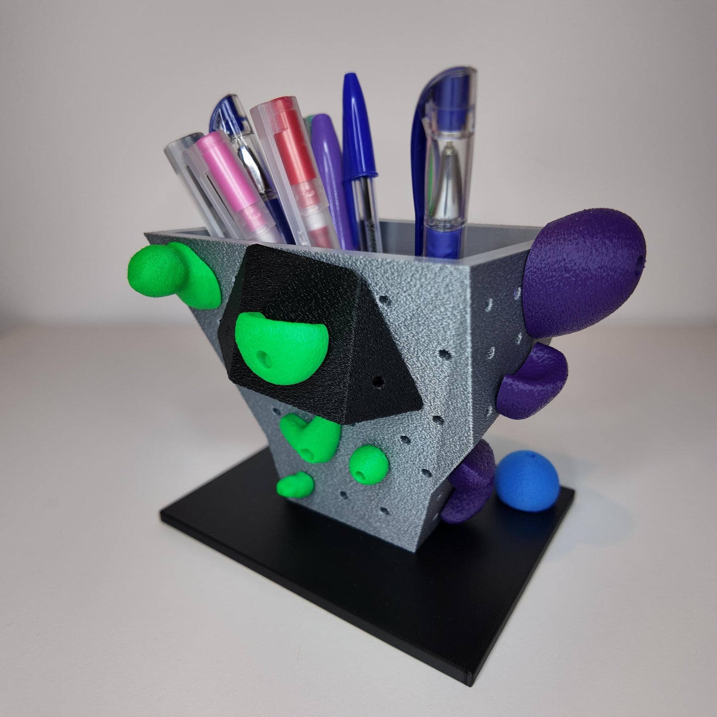 Pen Holder Bouldering Style