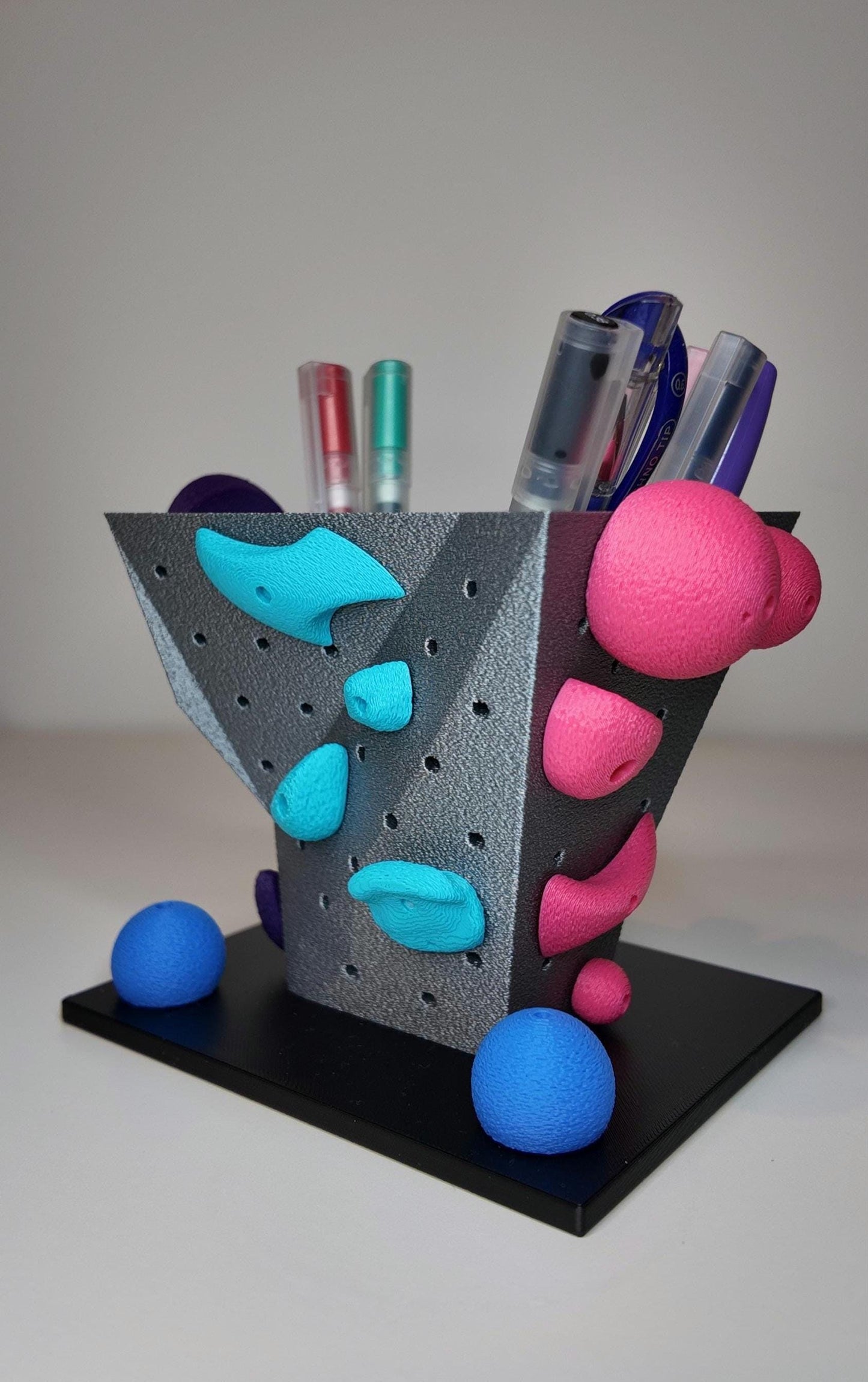 Pen Holder Bouldering Style