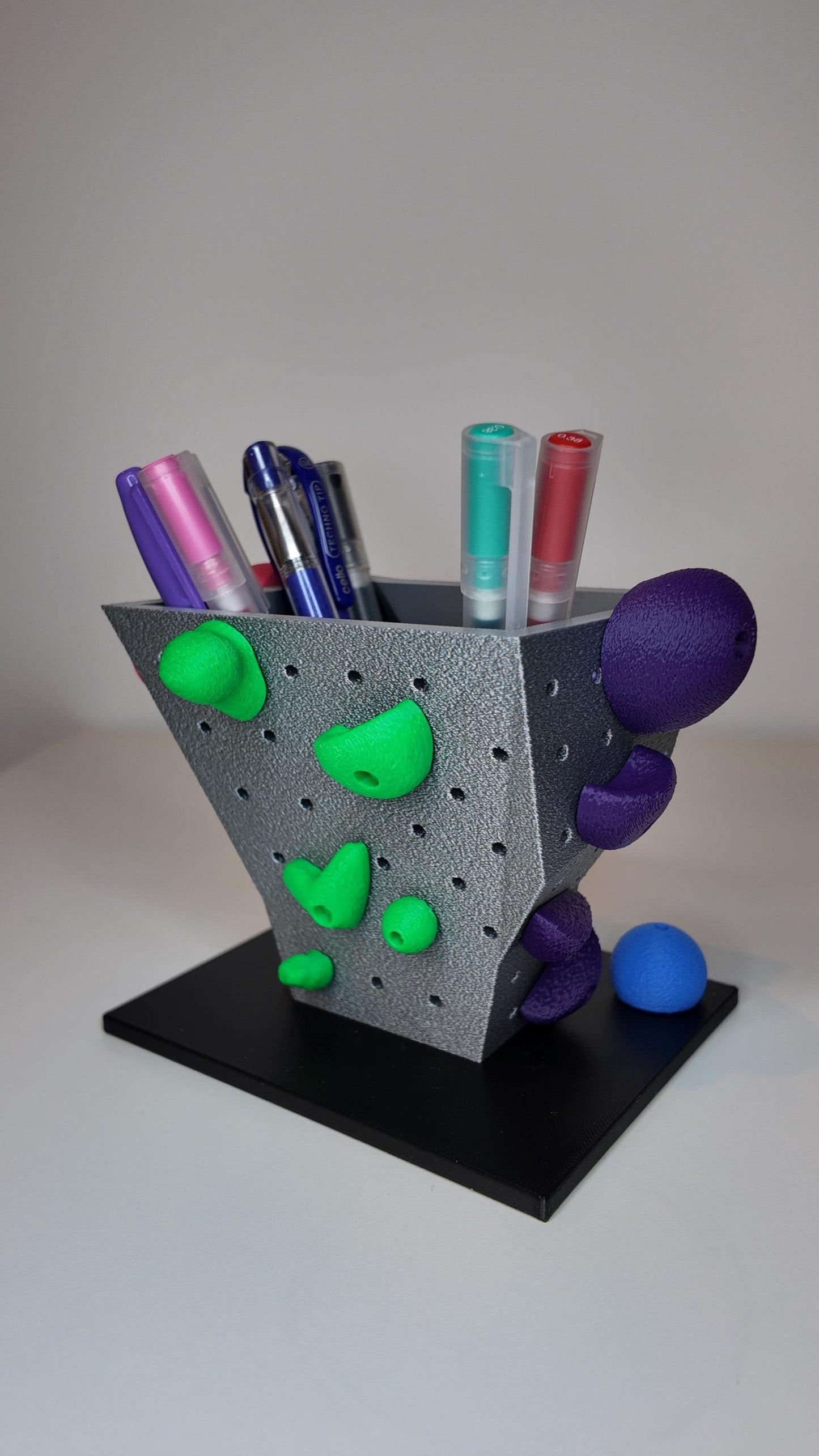 Pen Holder Bouldering Style